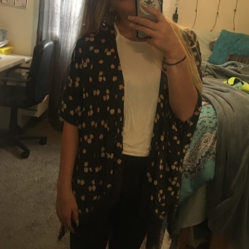 Hollister kimono